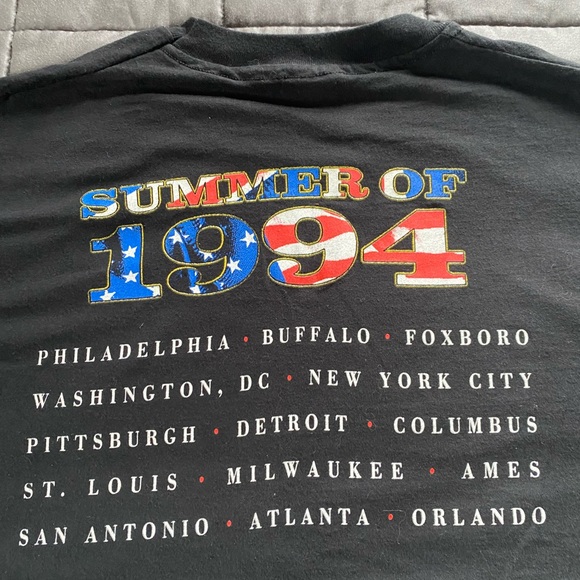 1994 Elton John Concert/Tour Tee ; Clean and In great used shape : 👓 Elton 🎹 - Picture 3 of 8